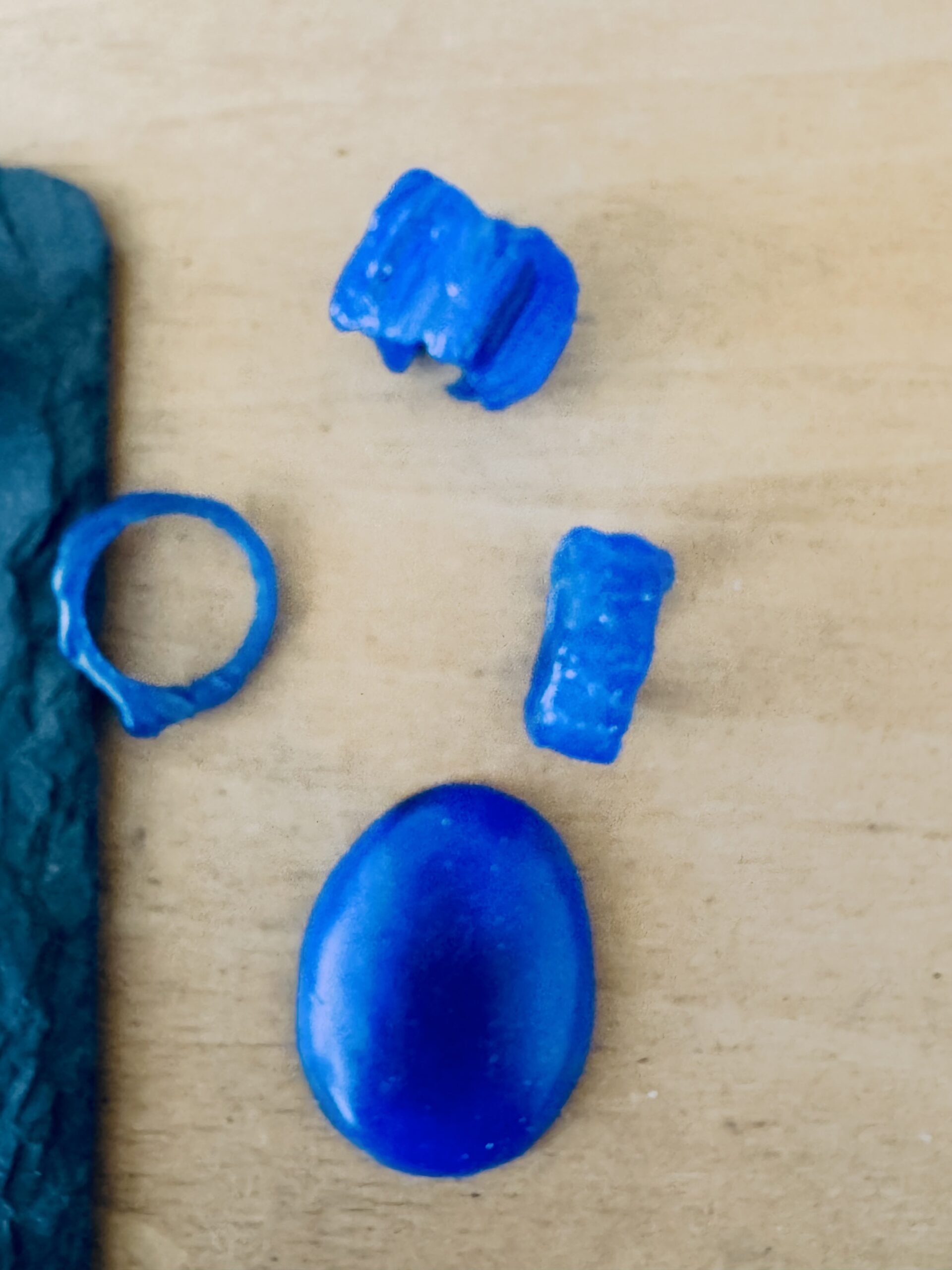 Jewelry making tools and materials in the Αιθήρ studio in Athens
