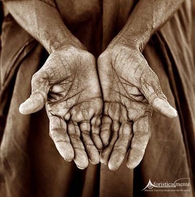 La frase che detesto di più in assoluto è: Frasi, citazioni e aforismi sull'elemosina