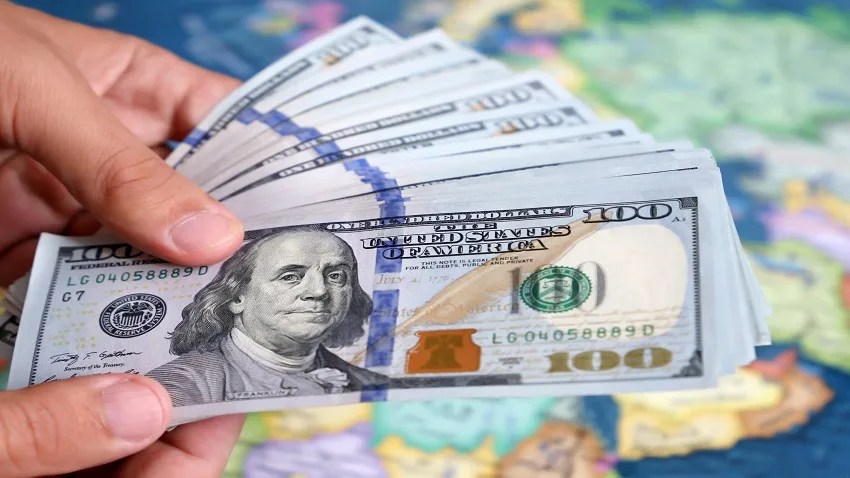 الدولار يهتز بعد تصريحات نارية لترامب الدولار يهتز بعد تصريحات نارية لترامب