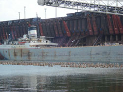 Ore-Boat-Loading