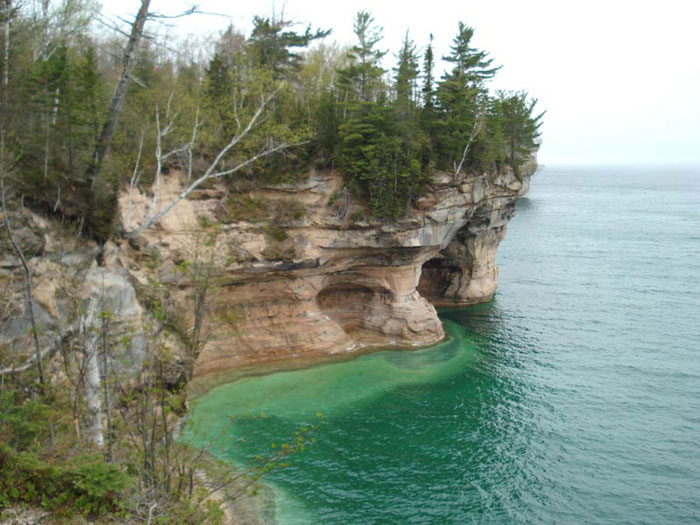 Pictured-Rocks-1