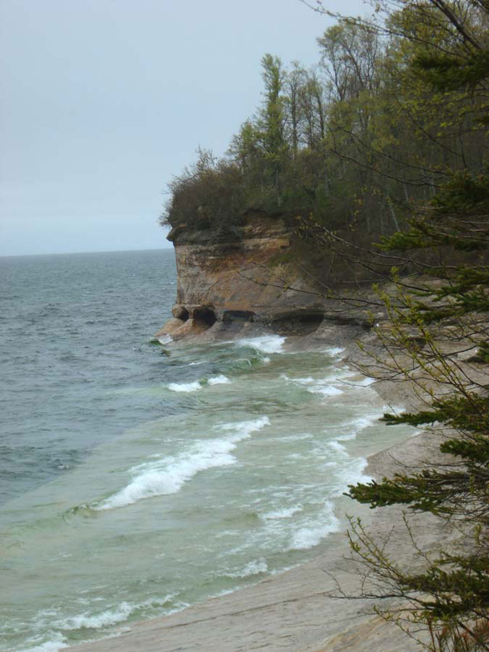 Pictured-Rocks-2