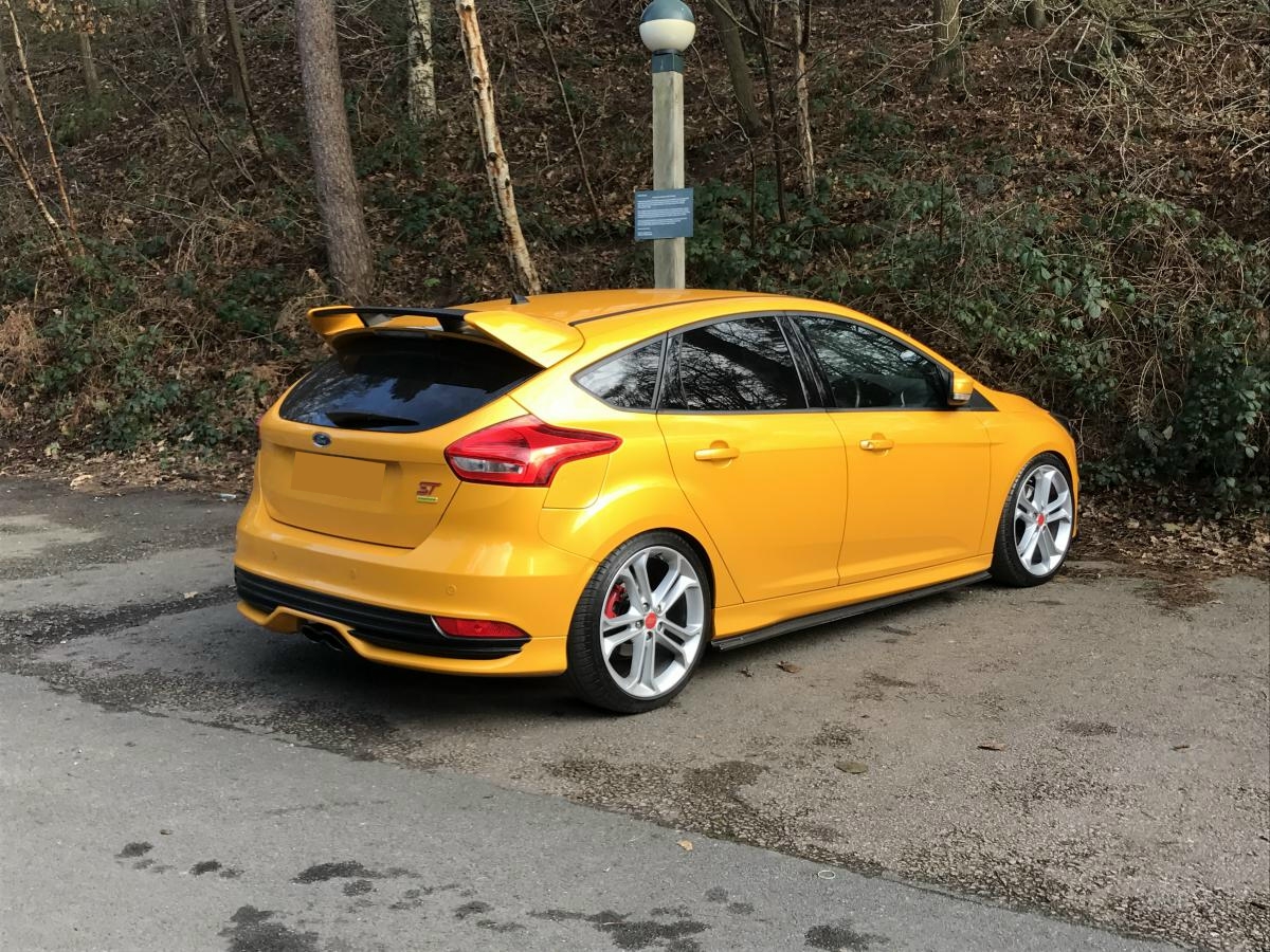 Buy RS Style Painted Spoiler for Ford Focus (2012–2020) | Aggwings
