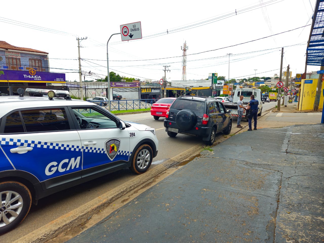 GCM flagra motorista com habilitação cassada e veículo com mais de R$ 14 mil em dívidas