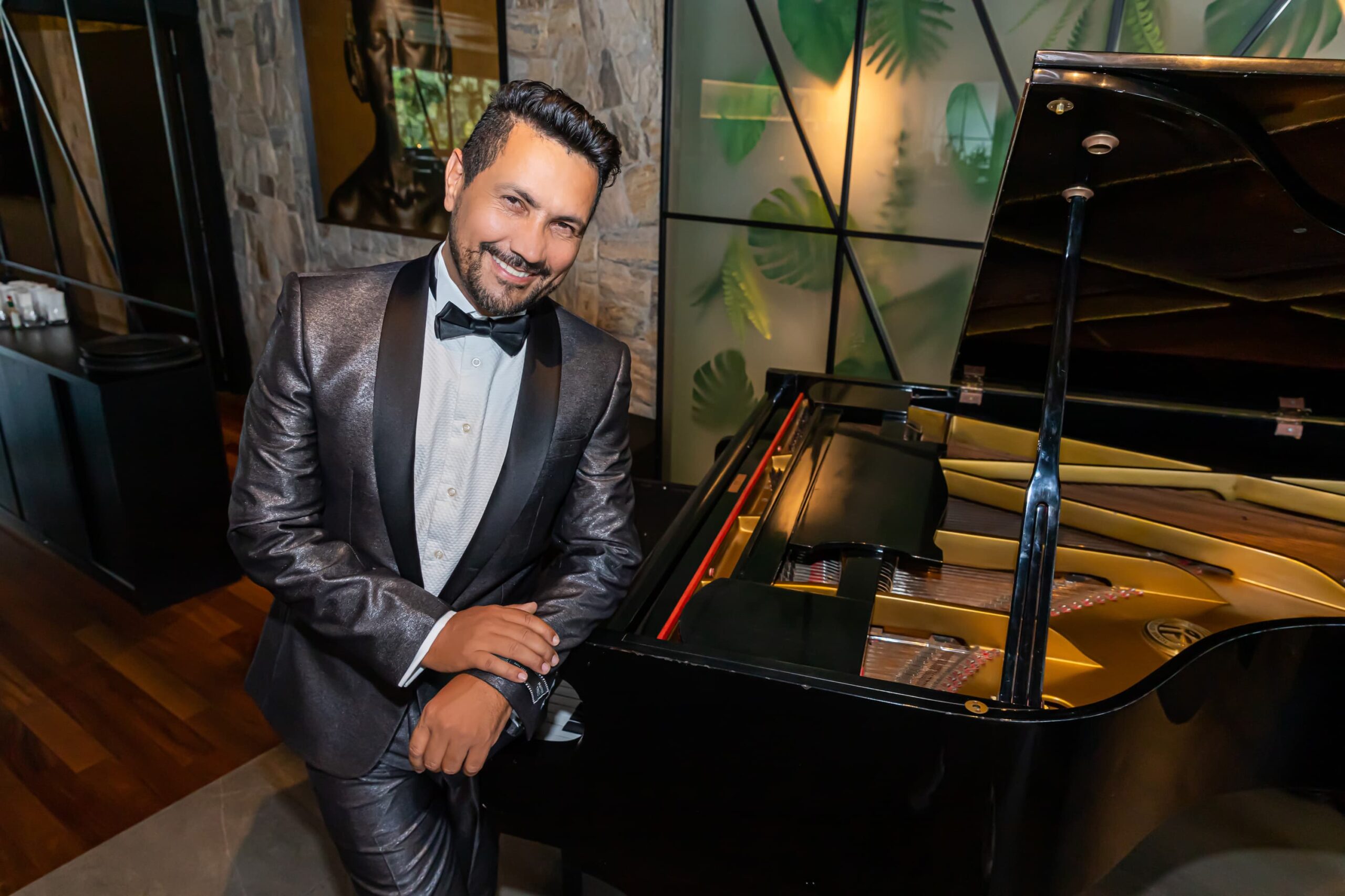 Hamilton Pianista comemora 32 anos de carreira com a 4ª edição do espetáculo “Um Piano e Muitas Histórias”, nesta sexta, em Sorocaba