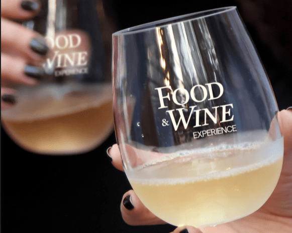 Food & Wine Experience chega ao Iguatemi Esplanada com vinhos, gastronomia e música ao vivo