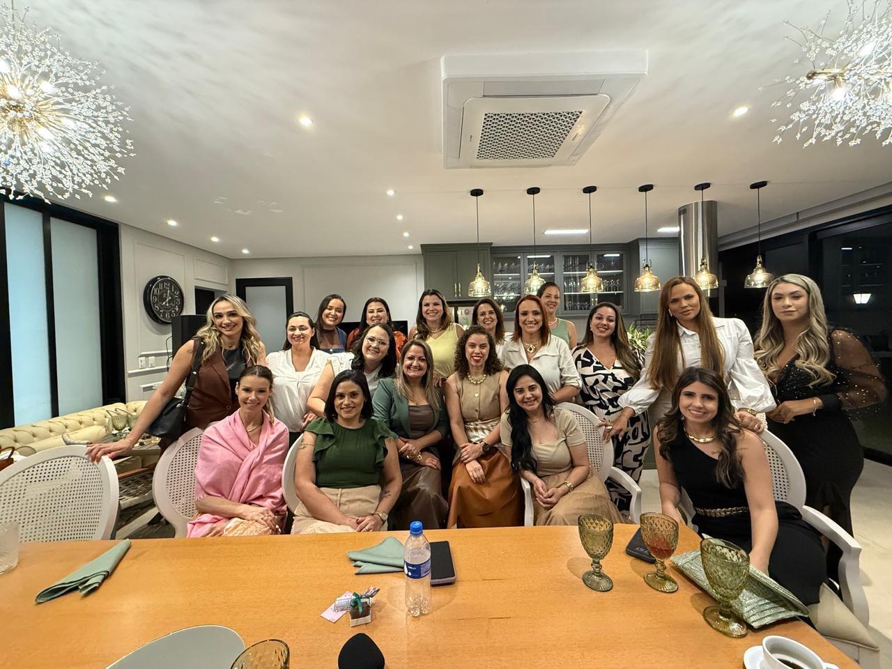 Revista Mulheres que Brilham Sorocaba realiza chá da tarde para homenageadas