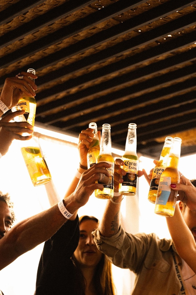  Corona celebra centenário com 100 eventos em diversos estados do país