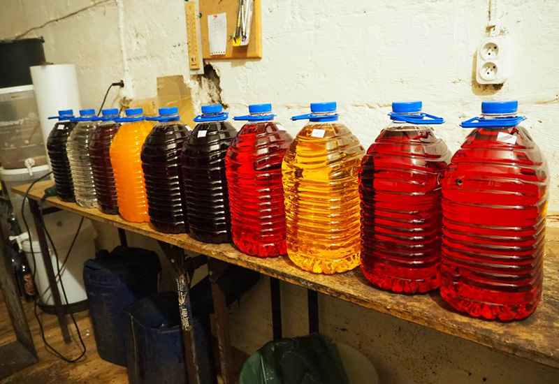 Skarbówka ostrzega przed kupowaniem alkoholu na bazarach. Ruszają kontrole