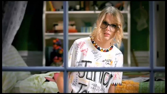 Taylor Swift – You Belong With Me | Videonya Wah!
