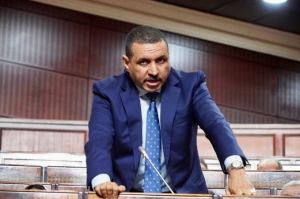 امبارك حمية يسائل الحكومة حول أزمة المحروقات وتراجع الثروة السمكية بقطاع الصيد البحري