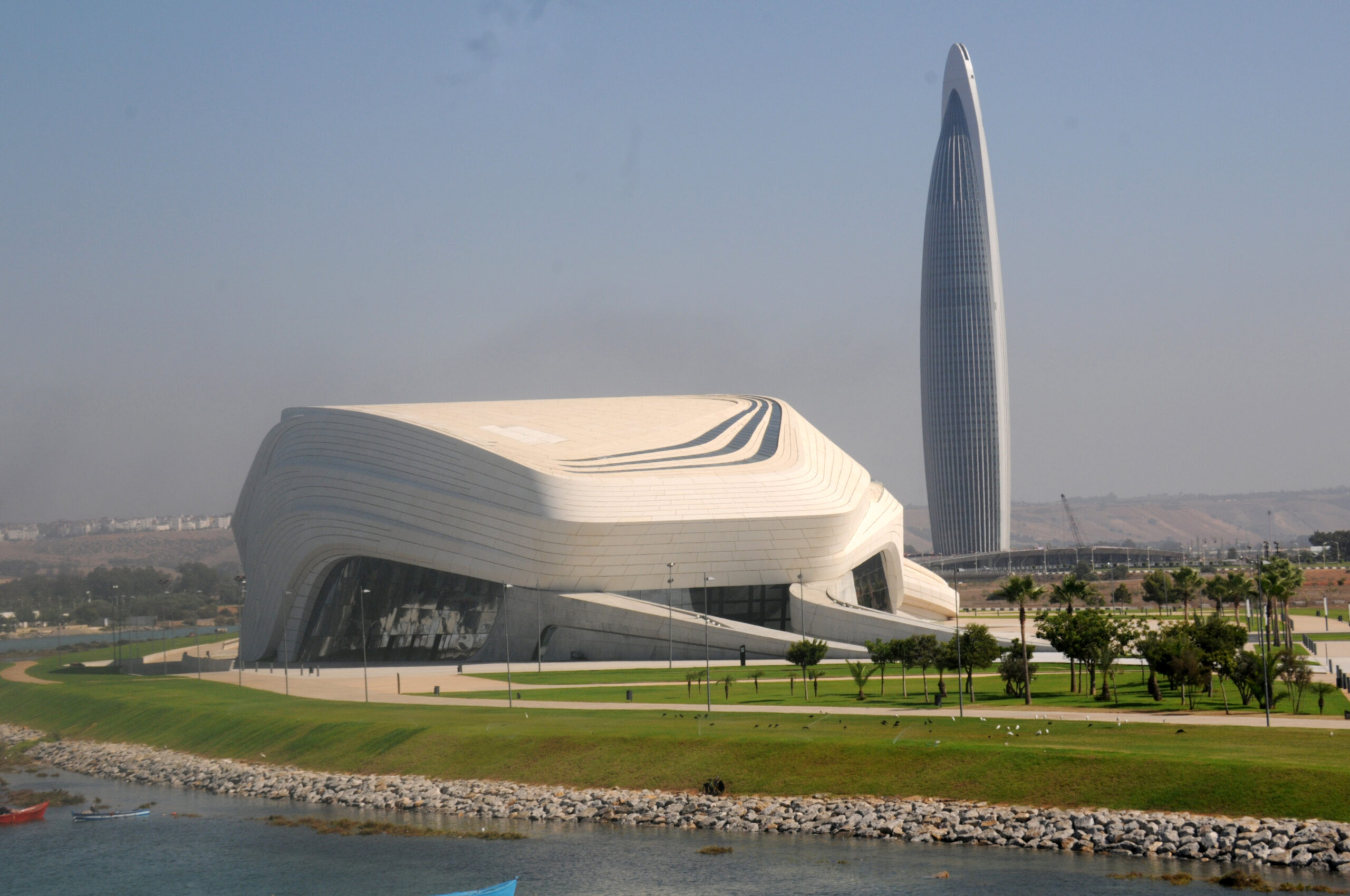 صاحب السمو الملكي ولي العهد الأمير مولاي الحسن يشرف على تدشين &ldquo;برج محمد السادس&rdquo; أيقونة ضفتي أبي رقراق