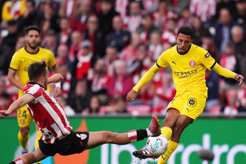 أتلتيكو مدريد يضع الدولي المغربي عز الدين أوناحي ضمن أولوياته لتعزيز خط وسطه أتلتيكو مدريد يضع الدولي المغربي عز الدين أوناحي ضمن أولوياته لتعزيز خط وسطه