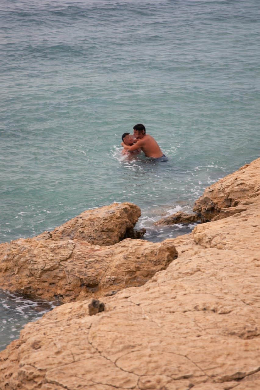 الداخلة.. وفاة شاب متأثراً بمضاعفات الغرق نواحي منطقة بوطلحة بعد محاولة إنقاذه