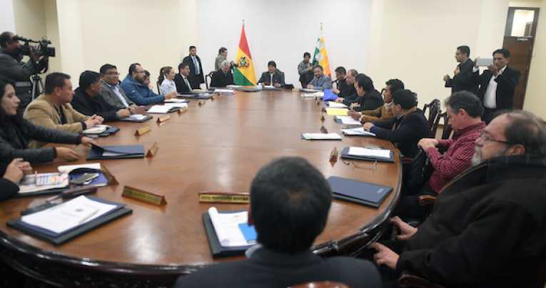 Evo y cocaleros del Chapare evaluarán a ministros este sábado en Cochabamba