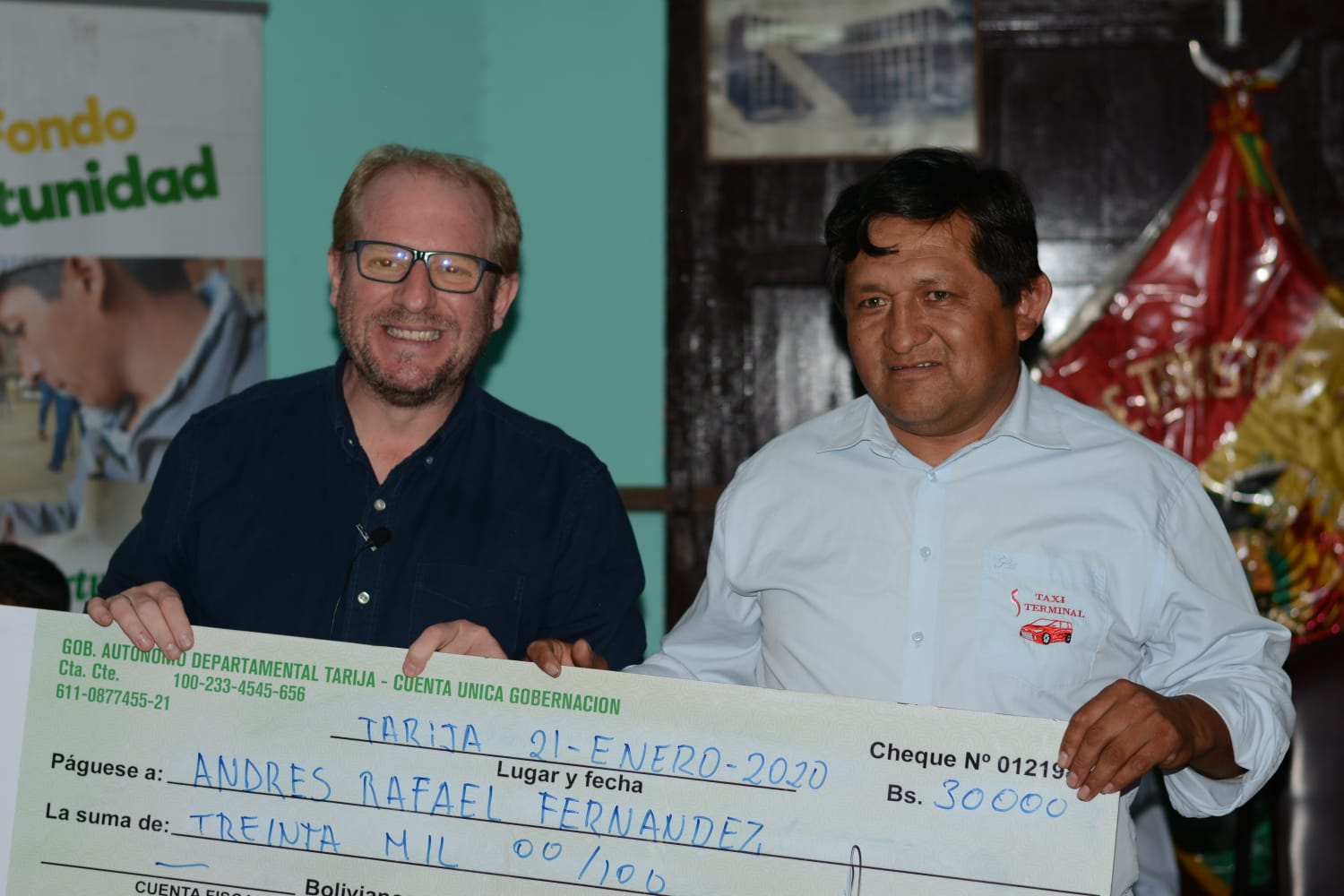 La Gobernación de Tarija entregó nuevos cheques para 18 beneficiarios del FOPEDT