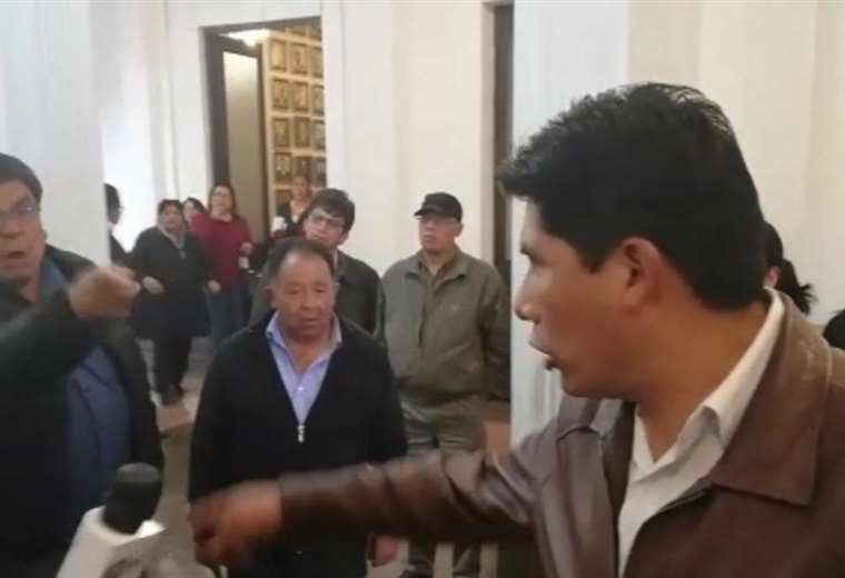 Pelea entre asambleístas del MAS saca acusaciones de corrupción y culpas por la muerte de Illanes