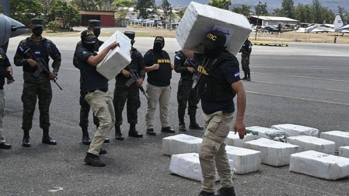 Incautan seis toneladas de cocaína al ELN en selvas de Colombia