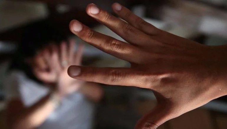 Detienen a sujeto que subió a una niña a su moto y abusó de ella