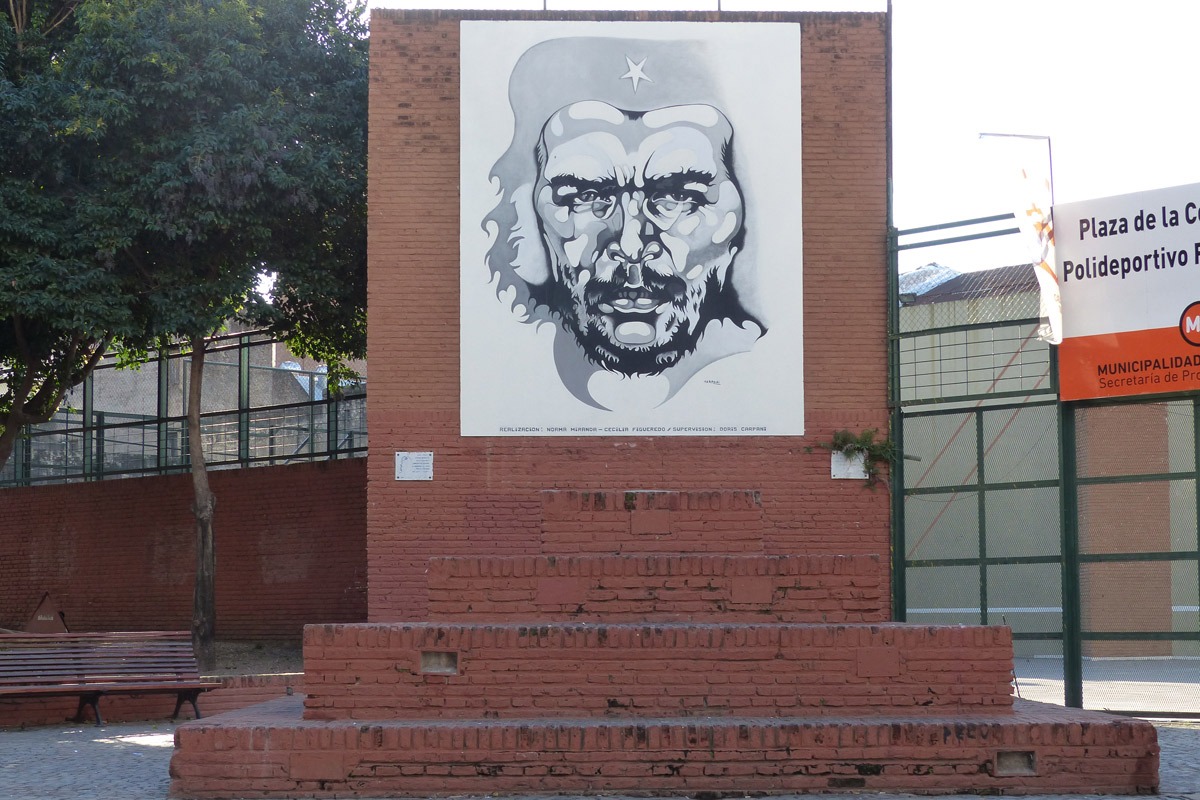 Piden sacarle la ciudadanía ilustre al Che Guevara en Rosario por “Asesino”