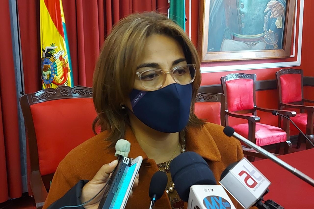 COED en Tarija mantiene restricciones por casos de reinfecciones en adultos mayores