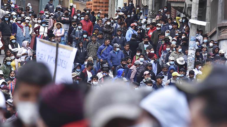 Adepcoca se moviliza y denuncia que el Gobierno busca intimidar