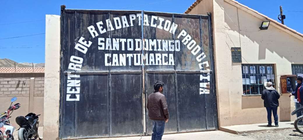 Retiran de Cantumarca a cinco miembros de la ‘Resistencia Cochala’ tras motín de los reos