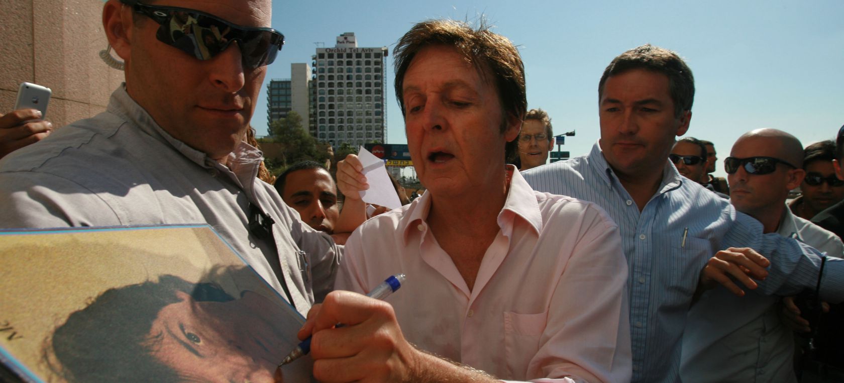 Paul McCartney anunció que dejará firmar autógrafos a sus fans; conoce el motivo