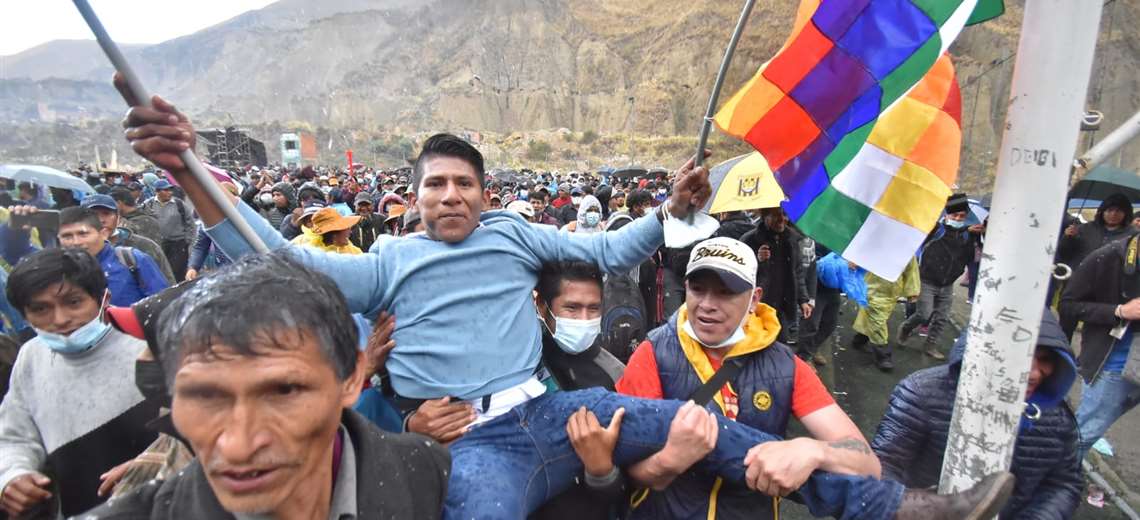 Alanez, quien fue respaldado por el Gobierno, dice que fue reelegido como presidente de Adepcoca en elección paralela
