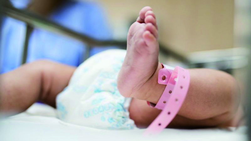 Nacen trillizos en La Paz: la madre tiene covid, ella y los bebés están delicados