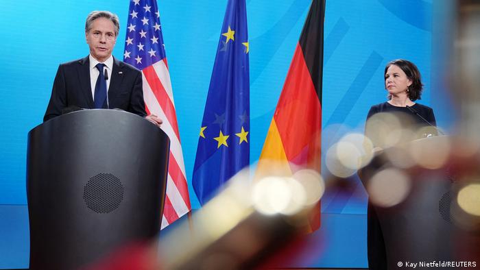 Antony Blinken dice desde Berlín que Rusia revive la Guerra Fría con sus amenazas a Ucrania