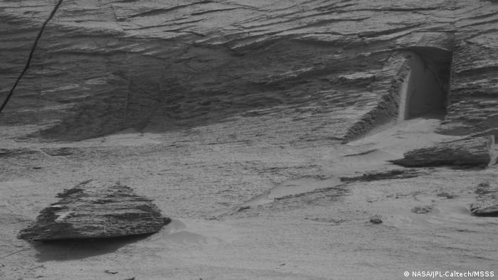 Róver Curiosity de la NASA capta misteriosa «puerta» en Marte