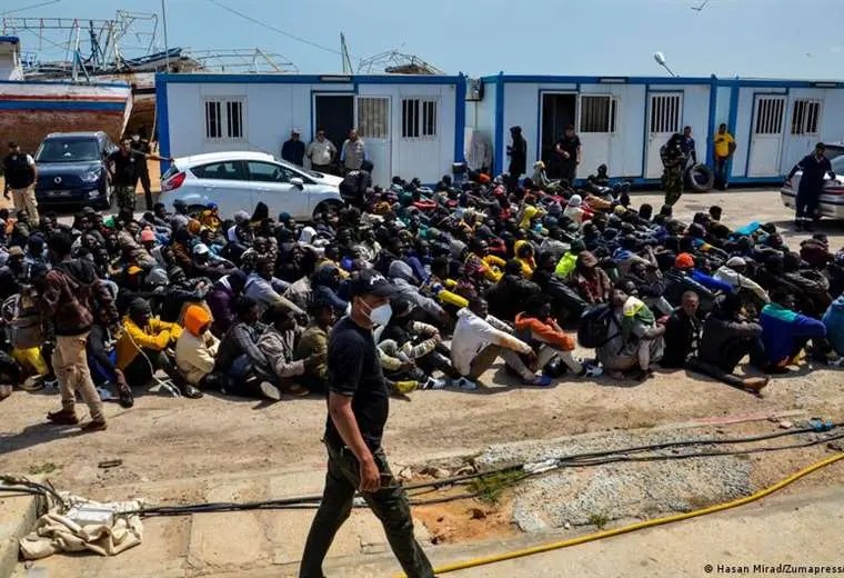 Libia recuperó 27 cuerpos de migrantes fallecidos en el desierto fronterizo con Túnez
