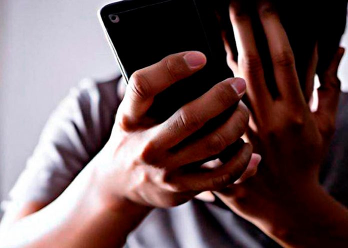 Brasil: Adolescente mata a toda su familia por “prohibirle” el celular