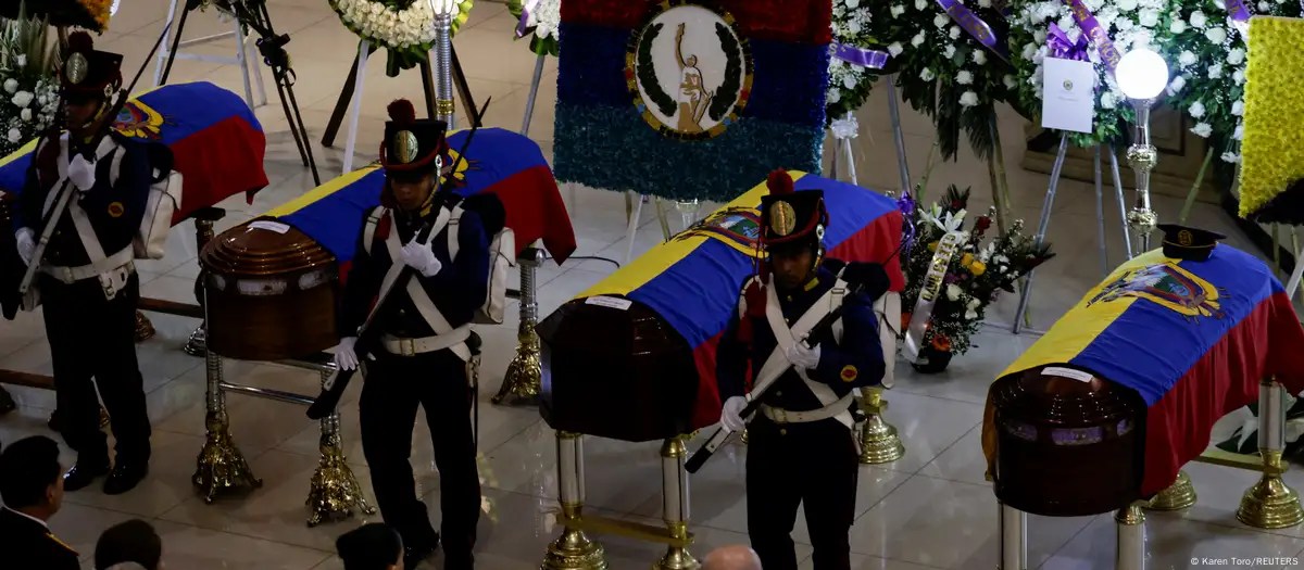 Ecuador abre investigación por terrorismo tras masacre