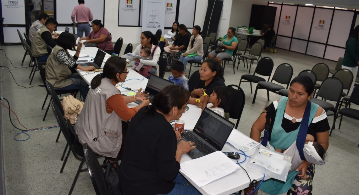 Domingo vence plazo para que jurados presenten excusas, sólo en Santa Cruz se tramitan más de 2.000