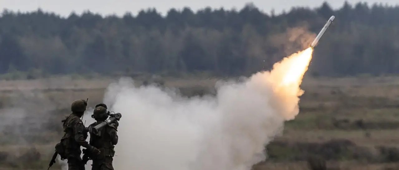 La OTAN advierte a Rusia que se defenderá de cualquier amenaza “con instrumentos militares y no militares”