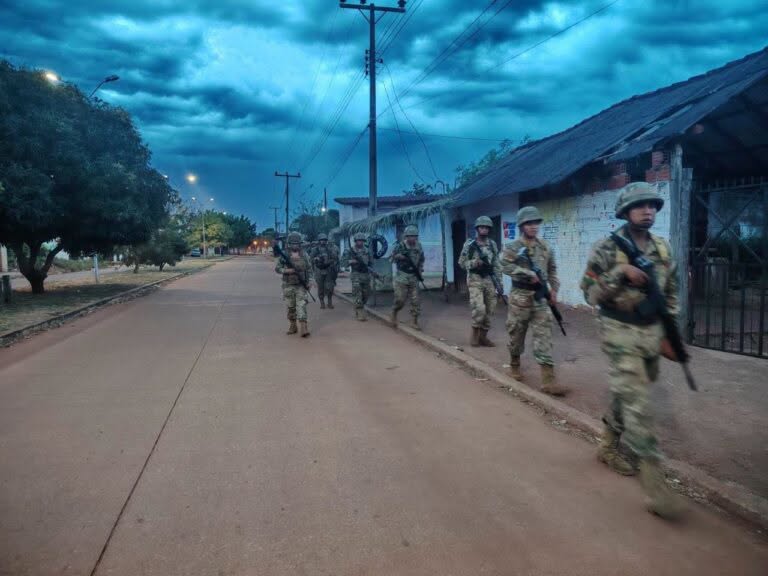 Despliegan militares en San Matías ante ola de violencia en la frontera con Brasil