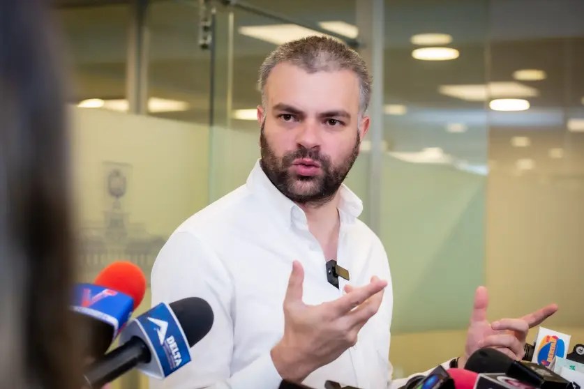 Ormachea exige pruebas a Beller por denuncia sobre presuntos negociados con urea