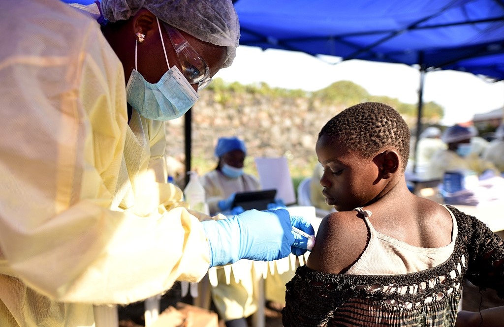 5e056f93a310cf3e97ade18e