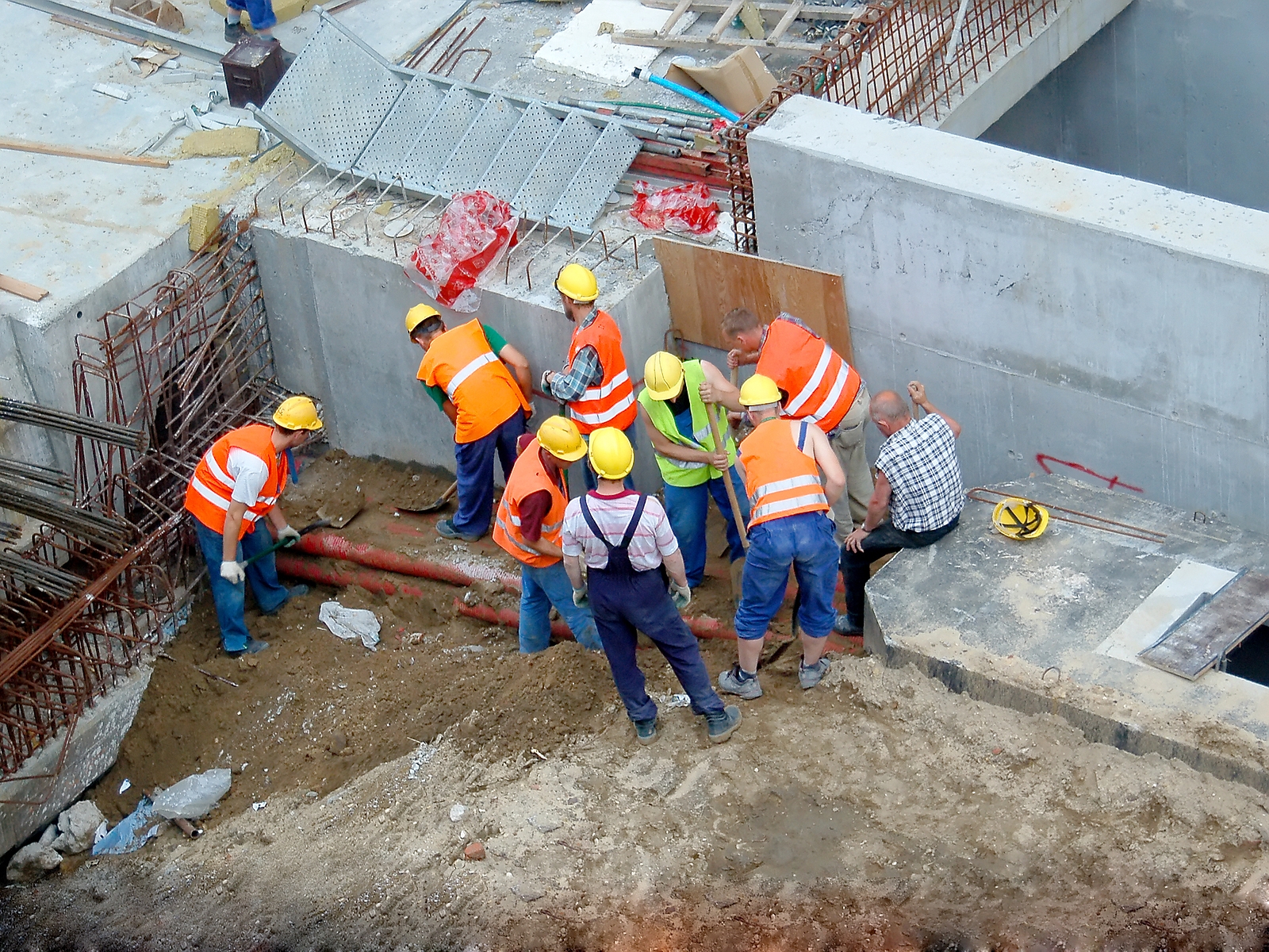 AI in Manufacturing - how to manage workplace efficiency using AI