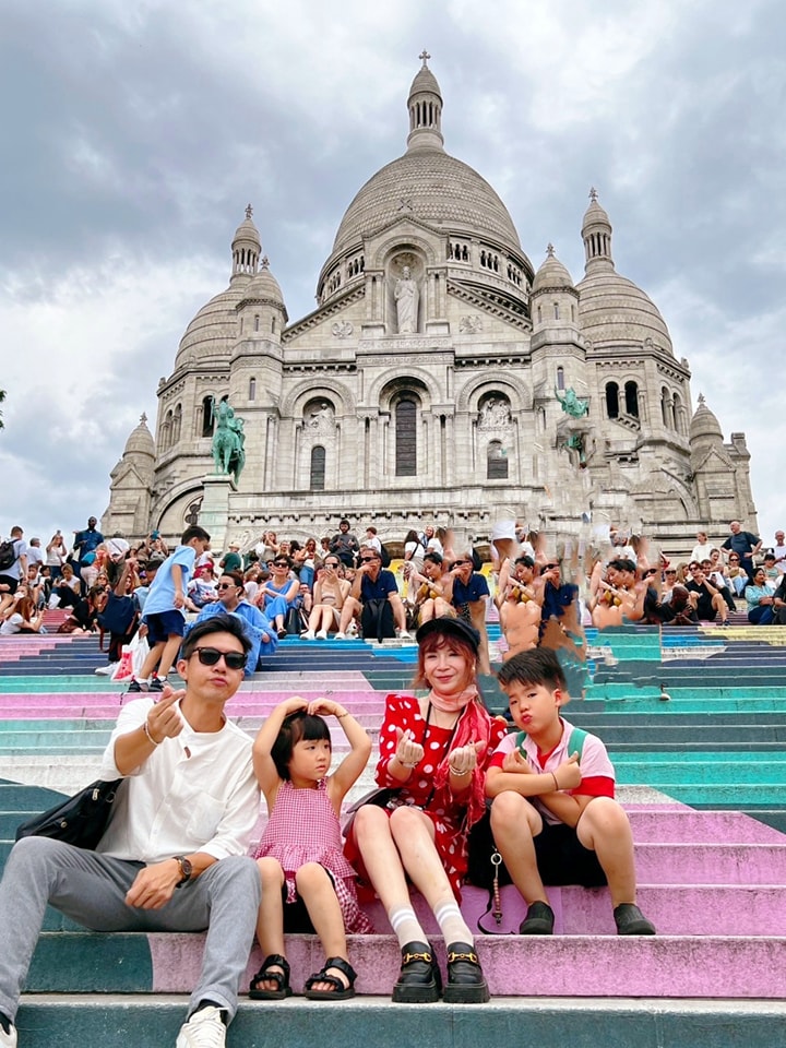 【巴黎半日遊】蒙馬特＆聖心堂景點｜愛牆、小丘廣場畫家村、玫瑰之家、煎餅磨坊、雙風車咖啡館、紅磨坊。