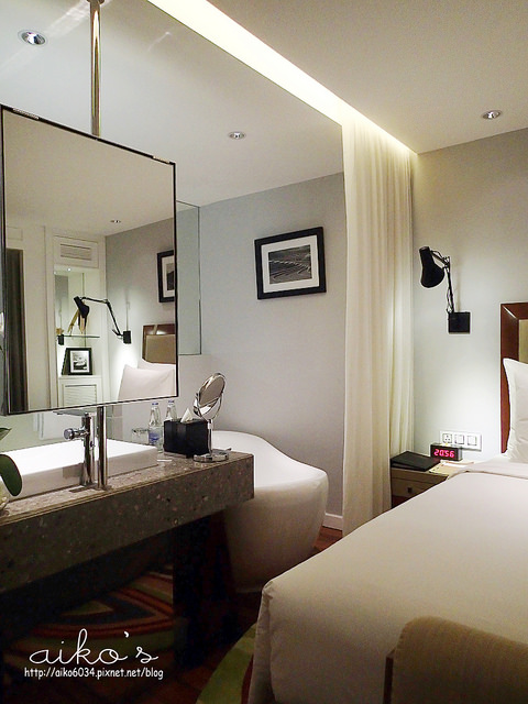 【遊峇里島】庫塔住宿推薦～KUTA BEACH HERIATGE HOTEL，海景第一排，風格極簡的時尚酒店。