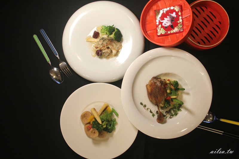 高雄│中央公園英迪格酒店過年限定中西式套餐，還有滿滿年味菜色的自助吧任挑選