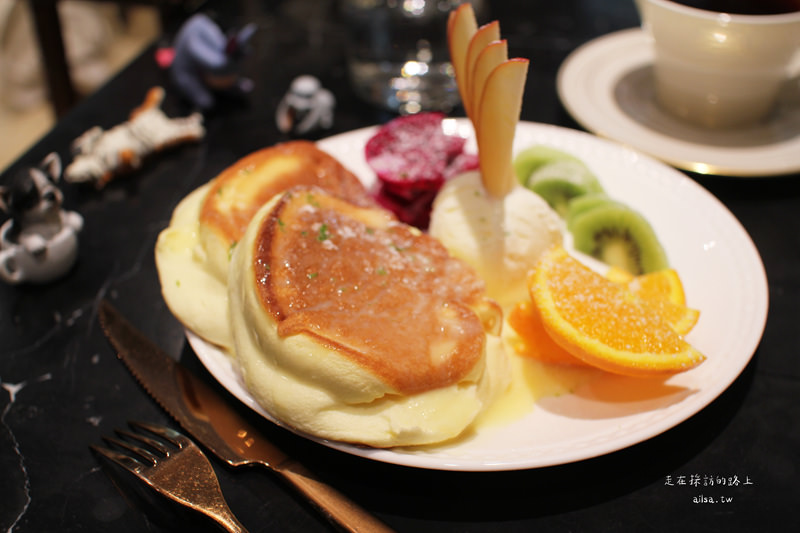 高雄咖啡店│吾䅮咖啡 河堤社區咖啡推薦 有插座有甜點的好空間/歇業