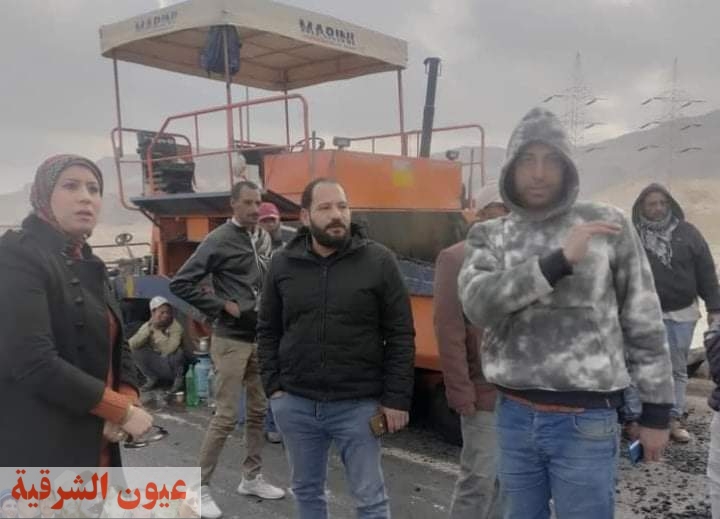 رئيس جهاز خليج السويس تتفقد أعمال الطرق بتوسعات المنطقة الصناعية بعتاقة
