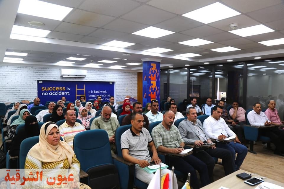 محافظ كفر الشيخ يتابع فعاليات ورشة عمل قانون التصالح بمركز استدامة للتدريب
