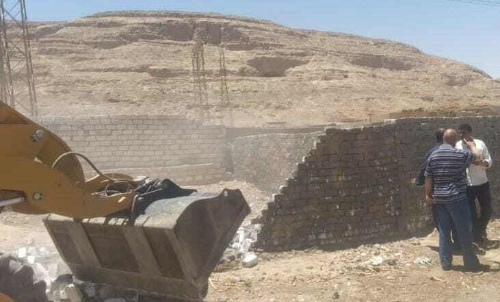 محافظ أسيوط: إزالة 5 حالات تعدي على أراضي زراعية وبناء مخالف بمركز أبوتيج