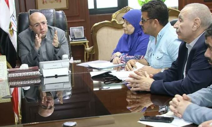 محافظ بني سويف يكلف التخطيط العمراني بمتابعة إجراءات استخراج شهادات صلاحية