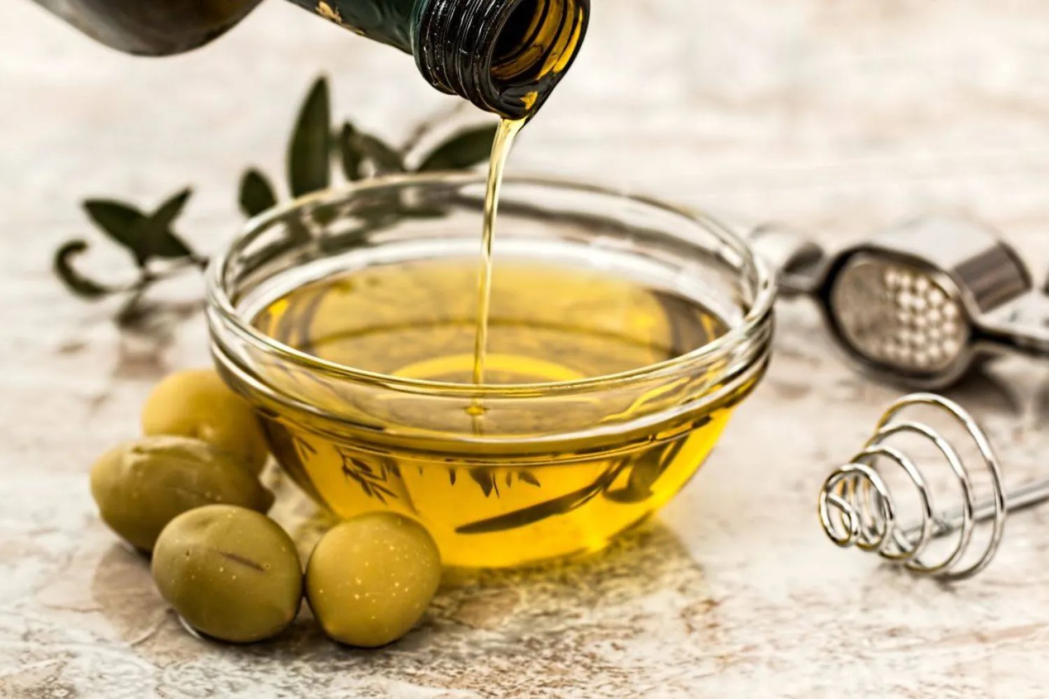 لماذا نكتسب الوزن مع العمر؟ دراسة جديدة تنسف خرافة بطء الحرق.. 